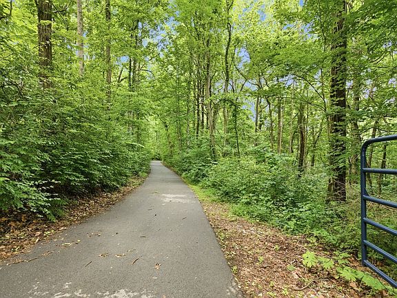 2nd image of 1828 Sugar Ridge Rd