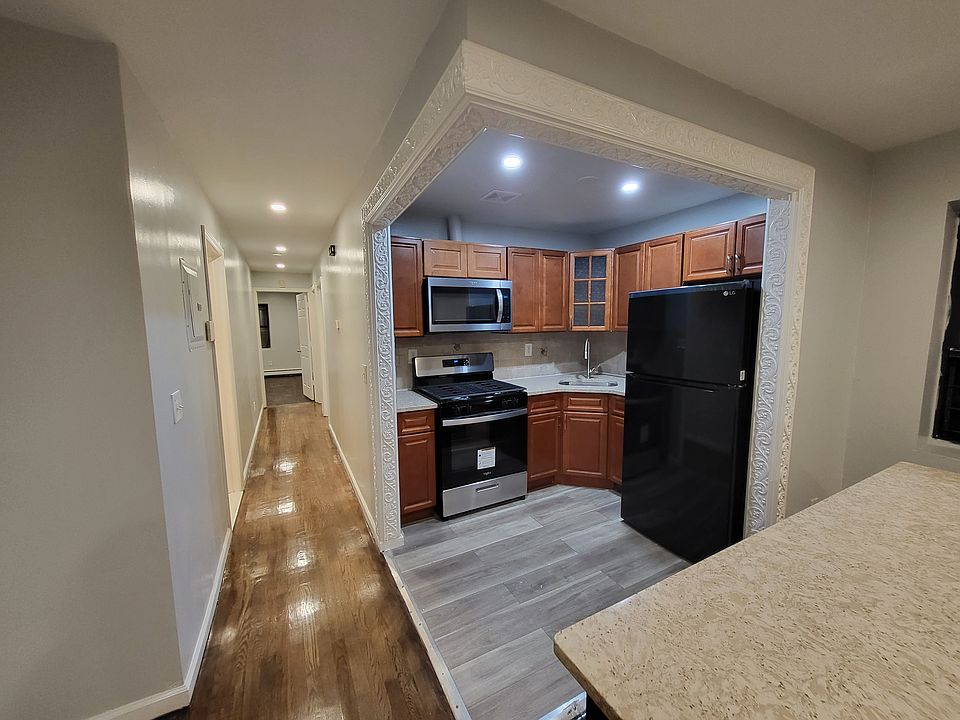 Kitchen & Hallway