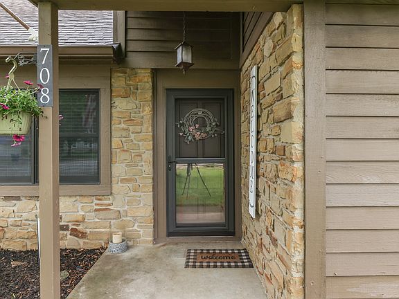 4th image of 708 Watersonway Cir