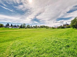 4328 4th St NW #303, Calgary, AB T2K 1A2