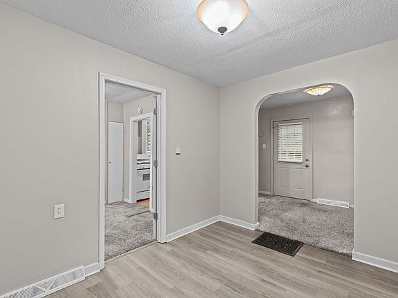 4th image of 2936 N Hanley Rd