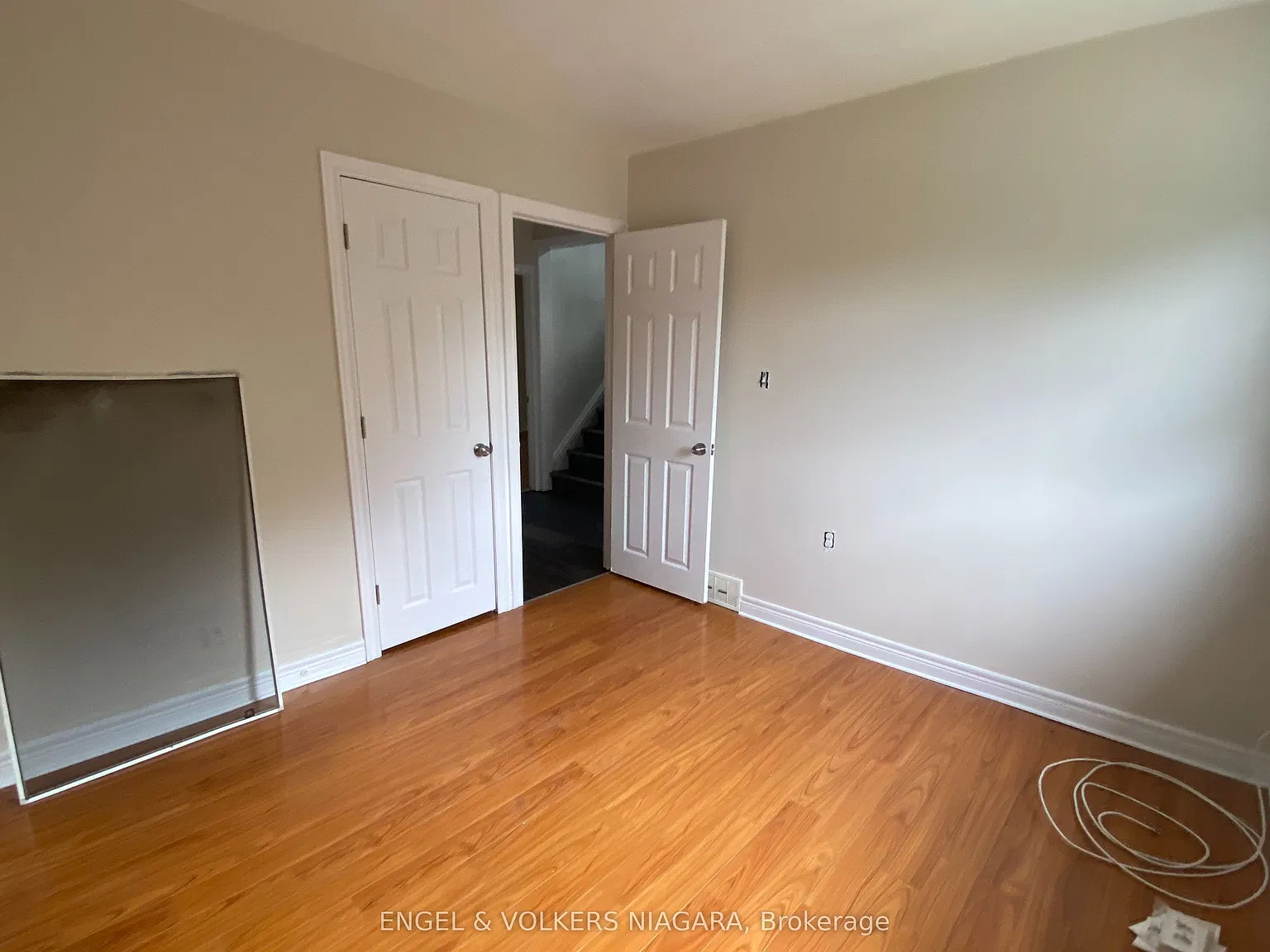 3 bed, $1,800 — Photo 2