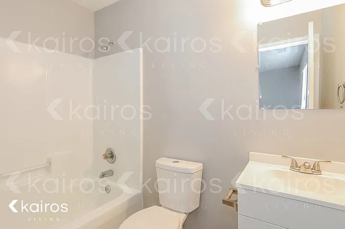 415 Deerpark Dr — Photo 12