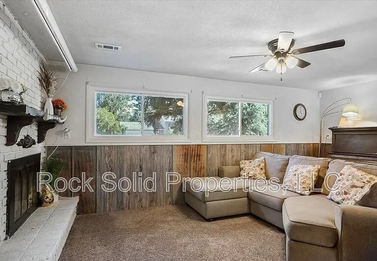 1039 Melton St — Photo 28