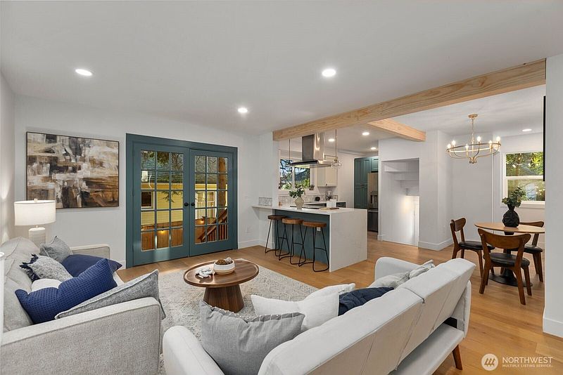 5th image of 512 NW 44th Street