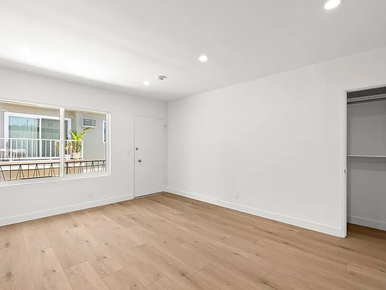 739 N Sweetzer Ave #7 — Photo 6