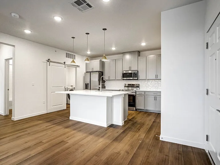 2232 Arikaree Hts #307 — Photo 9