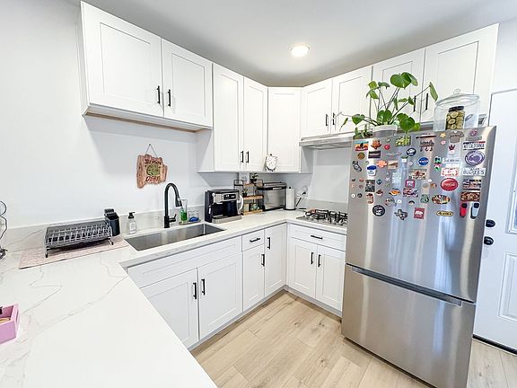 5th image of 1336 Grove Ave #2