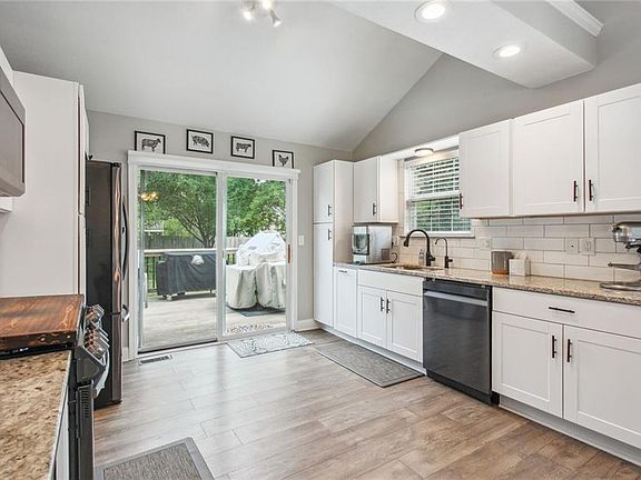 5th image of 312 Dublin Cir