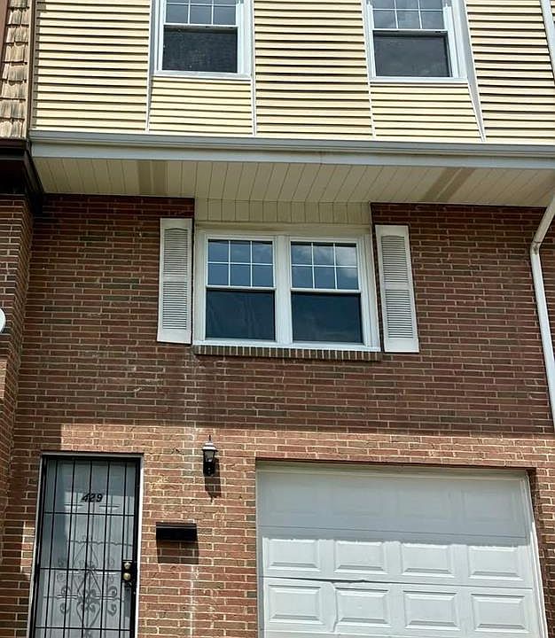 1st image of 429 Jones St