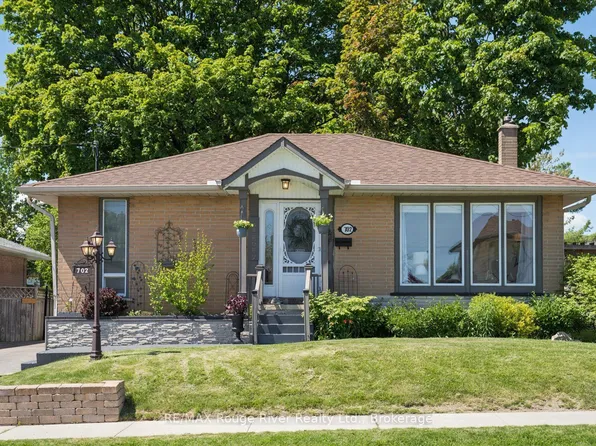 702 Gilbert St W, Whitby, ON L1N 1S2