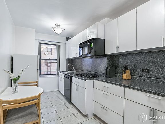 3rd image of 417 Grand St Unit E302