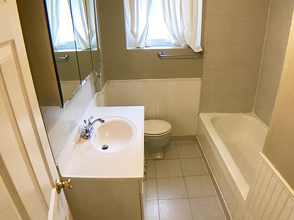 3rd image of 7546 Byron Pl APT 4B