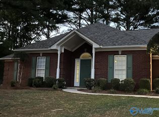 122 Split Cedar Ln, Huntsville, AL 35806