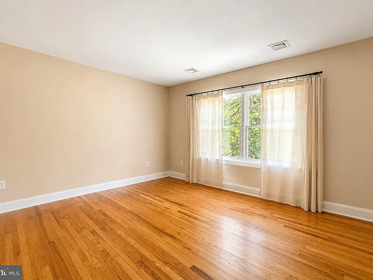 947 Cherry Hill Rd — Photo 27