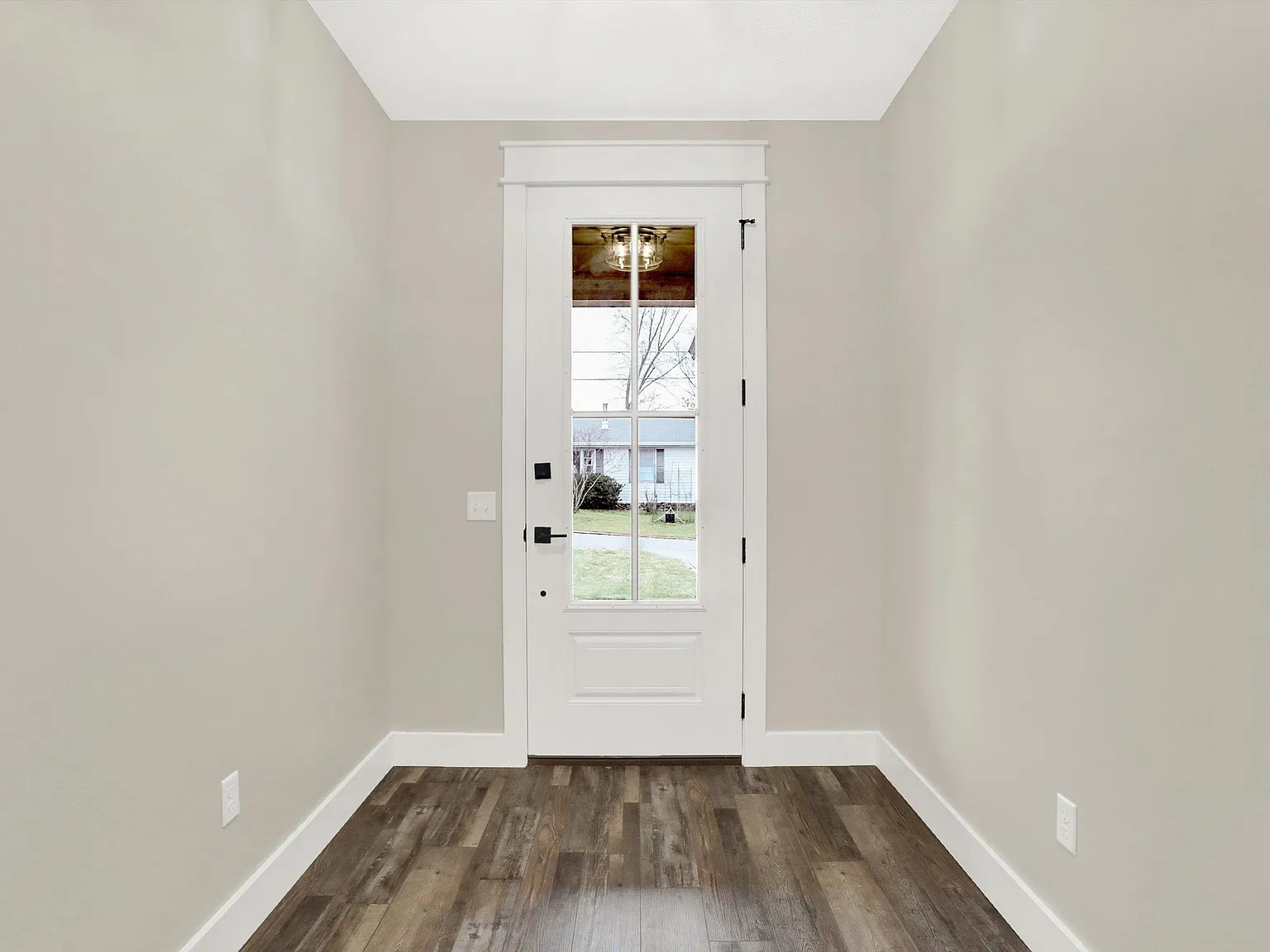 4 bed, 3.0 bath, 2610 sqft, $3,500 — Photo 2
