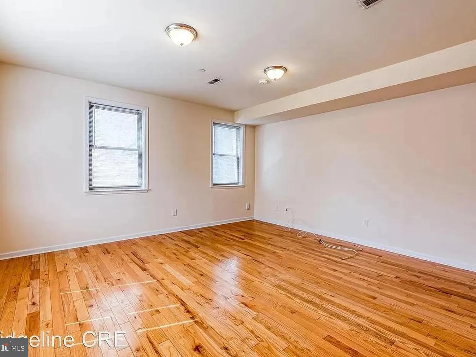 2 bed, 1100 sqft, $1,500 — Photo 2
