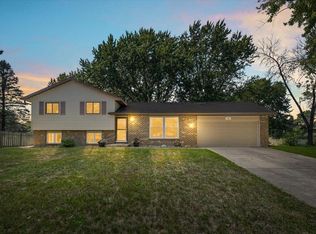 186 Cottonwood Ct, Stillwater, MN 55082