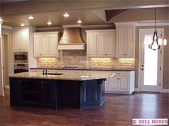 4th image of 645 W 78th Pl