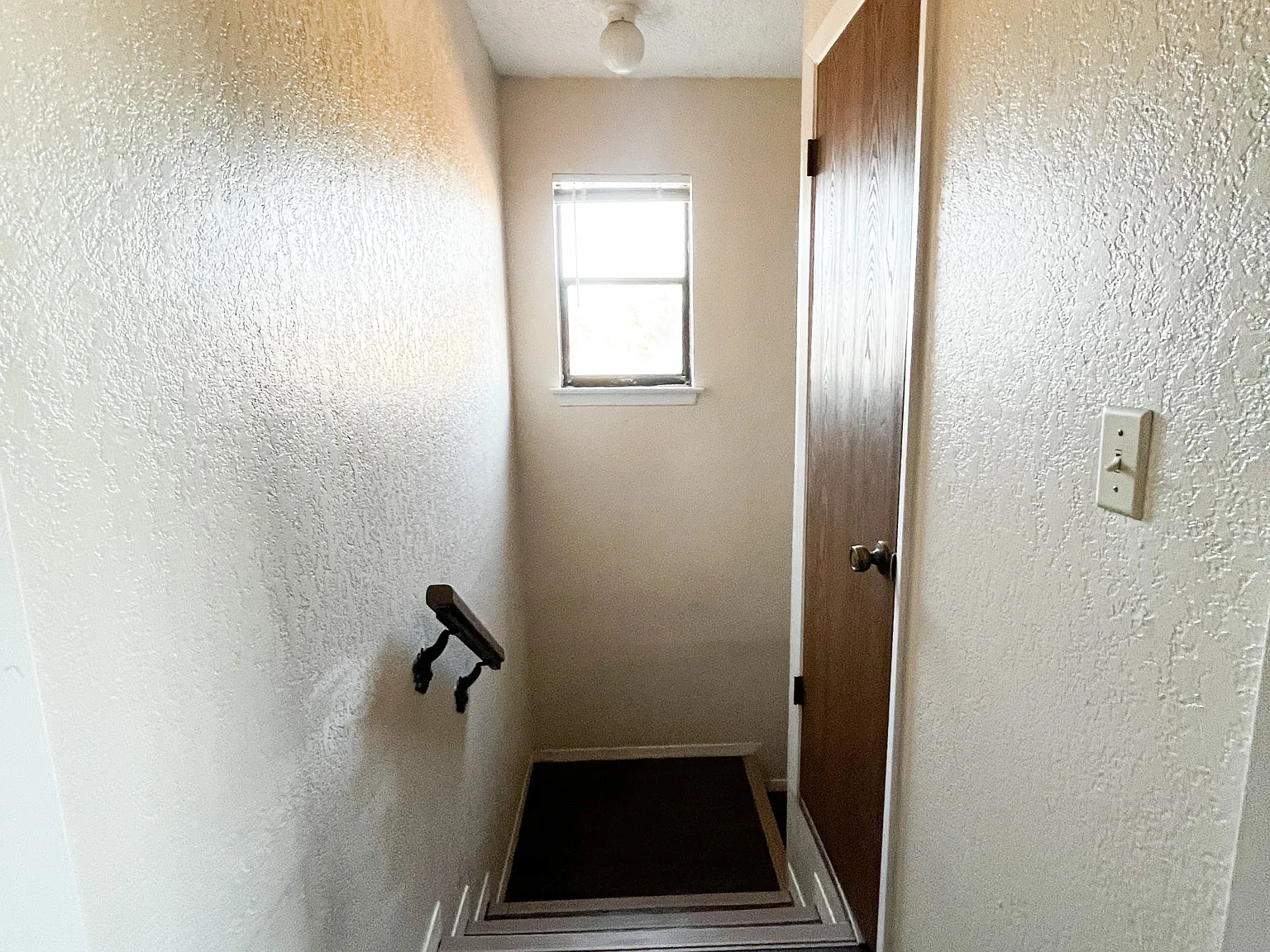 2 bed, 1.5 bath, 1000 sqft, $1,300 — Photo 4