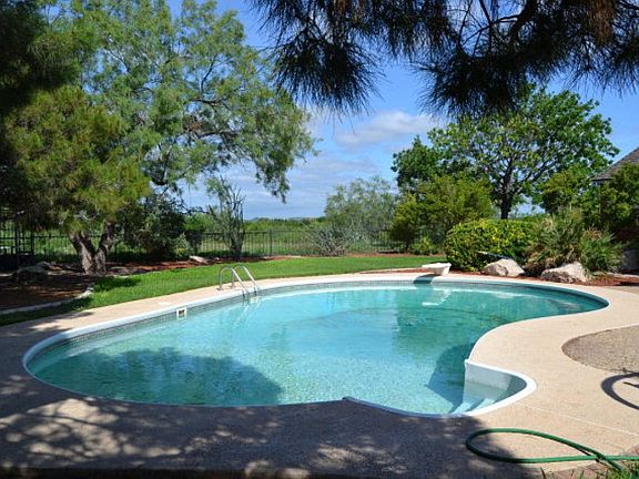 5th image of 6609 Pinehurst Dr