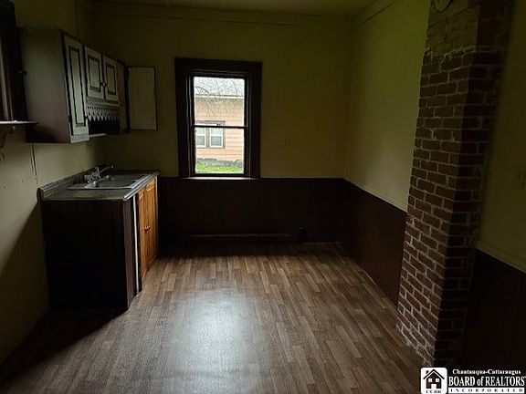 4th image of 86 Eagle St