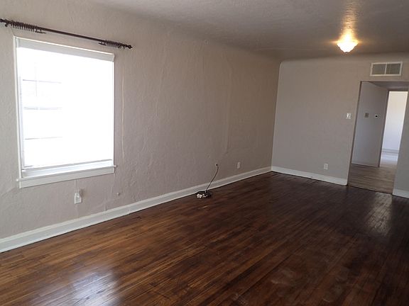 5th image of 2623 Portland Ave