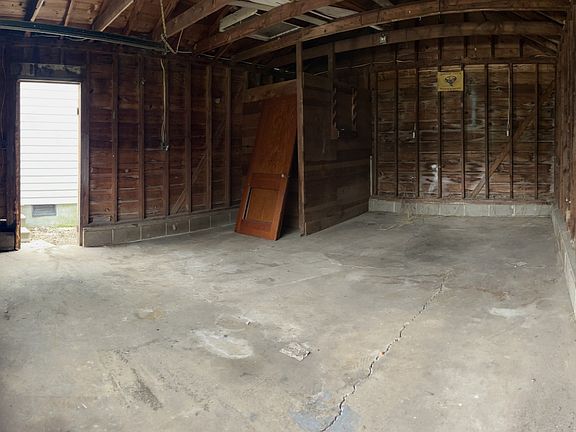4th image of 905 E Cheatham St
