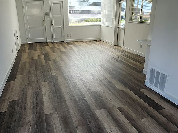 5th image of 5231 La Jolla Blvd