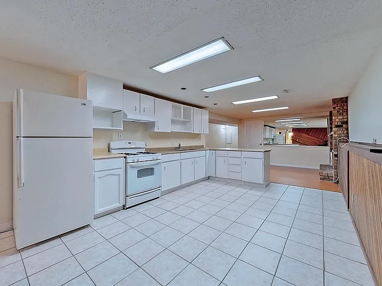 768 Como Lake Ave — Photo 10