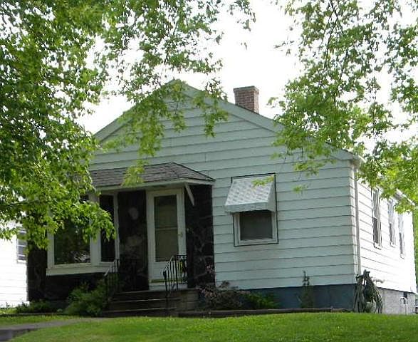 1st image of 332 S 71st Ave W