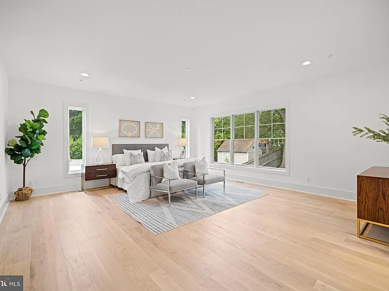 8609 Woodbrook Ln — Photo 24