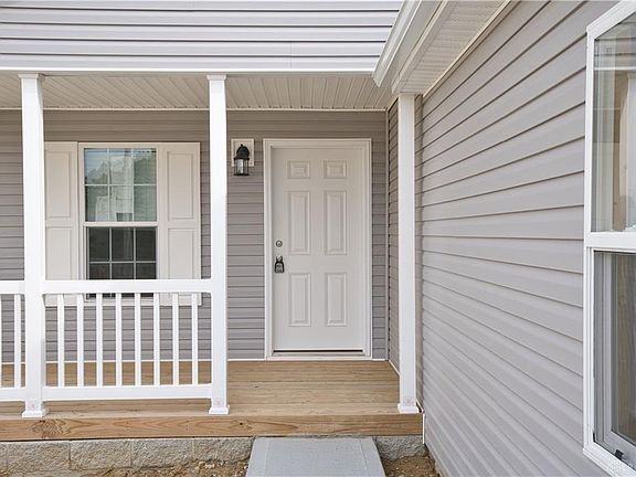 3rd image of 453 Kalynn Cir