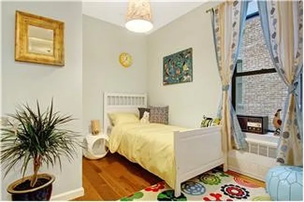 Sold by Nest Seekers International | media 4