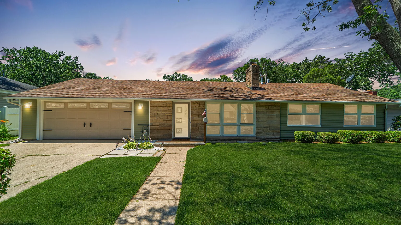 322 Beverly Ct photo 1