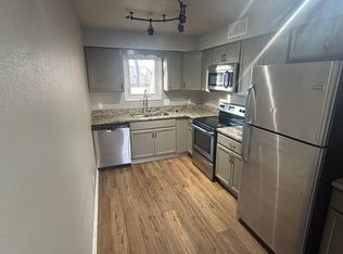 630 N 9th St APT 5, Carlisle, IA 50047