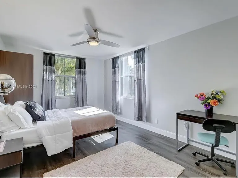 1350 SE 3rd Ave #211 — Photo 14