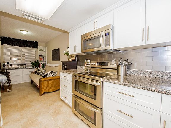 4th image of 3 Oceans West Blvd APT 3B3