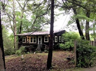 12 Rosemarie Ln, Andover, NJ 07821