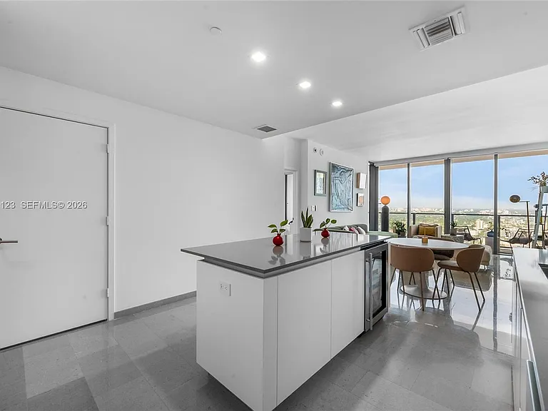88 SW 7th St #3208 — Photo 13