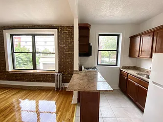 21-14 Crescent Street, #A7