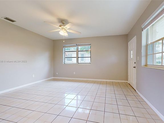 4th image of 1331 NE 156th St