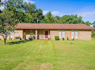 17 Shadow Ridge Dr, Hattiesburg, MS 39402