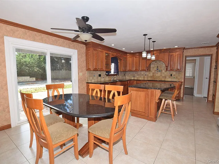27 Jill Dr — Photo 5