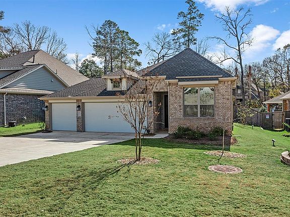 The 3 car garage and wide driveway are hard to find. Teenagers driving now? Need room for a company car? Tired of playing the morning car shuffle? Or maybe you just have a lot of stuff and need the storage space? Here's your solution.