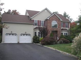 300 April Valley Dr, Hillsborough, NJ 08844