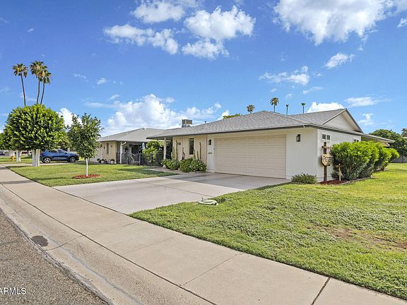 3rd image of 10896 W CLAIR Drive