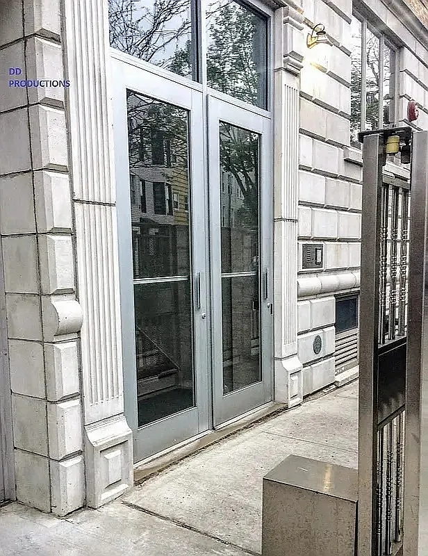 116 Calyer Street — Photo 2