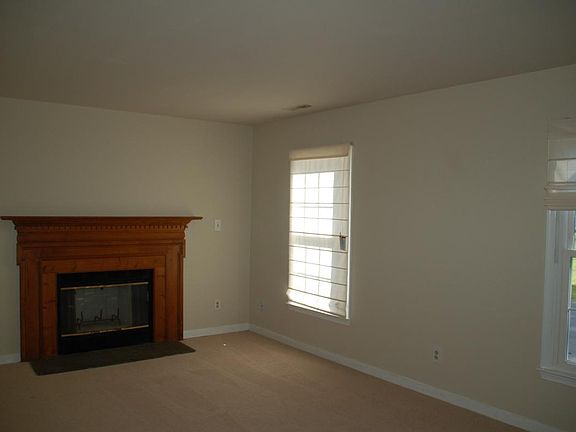 3rd image of 4612 Pinenoble Ct