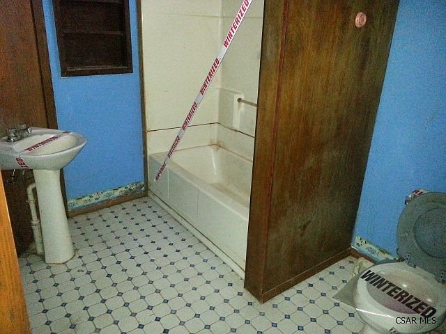 2nd image of 812 Luray Ave